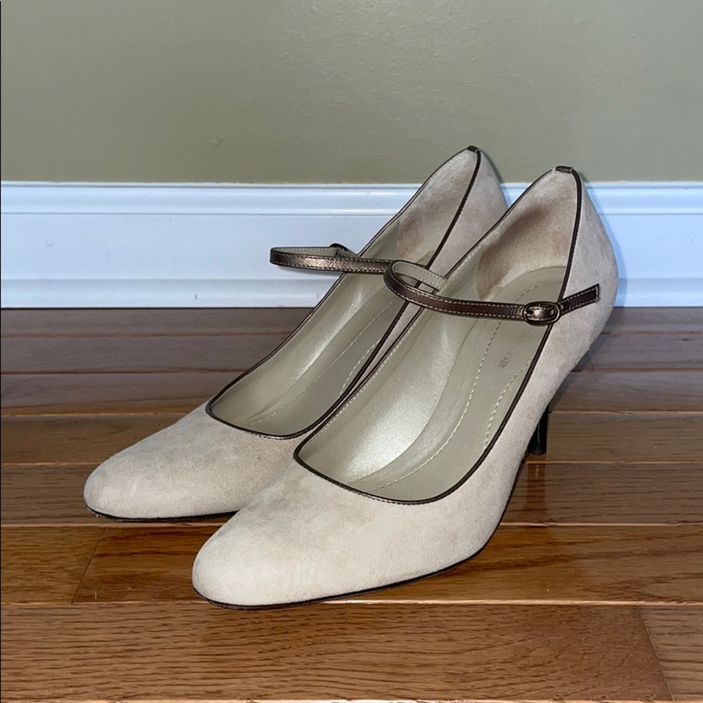 Ann Taylor Beige Heels Size 7M